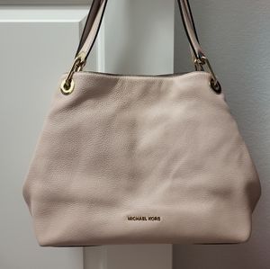 Michael Kors Raven should bag in soft pink